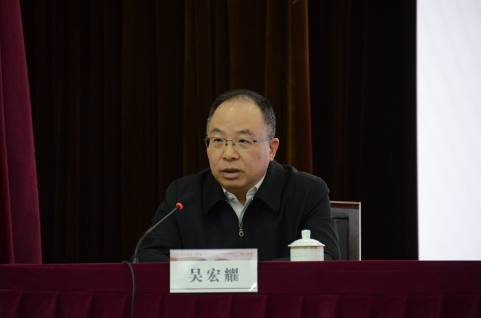 大講堂吳部長_副本.jpg