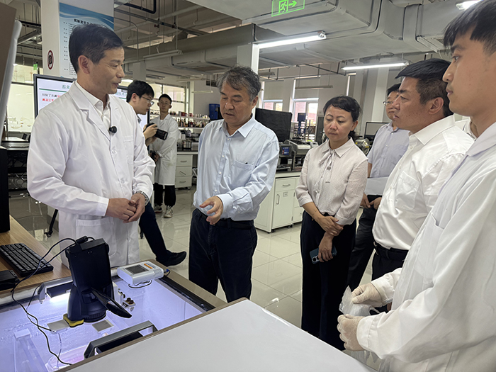 吳院長參觀.jpg